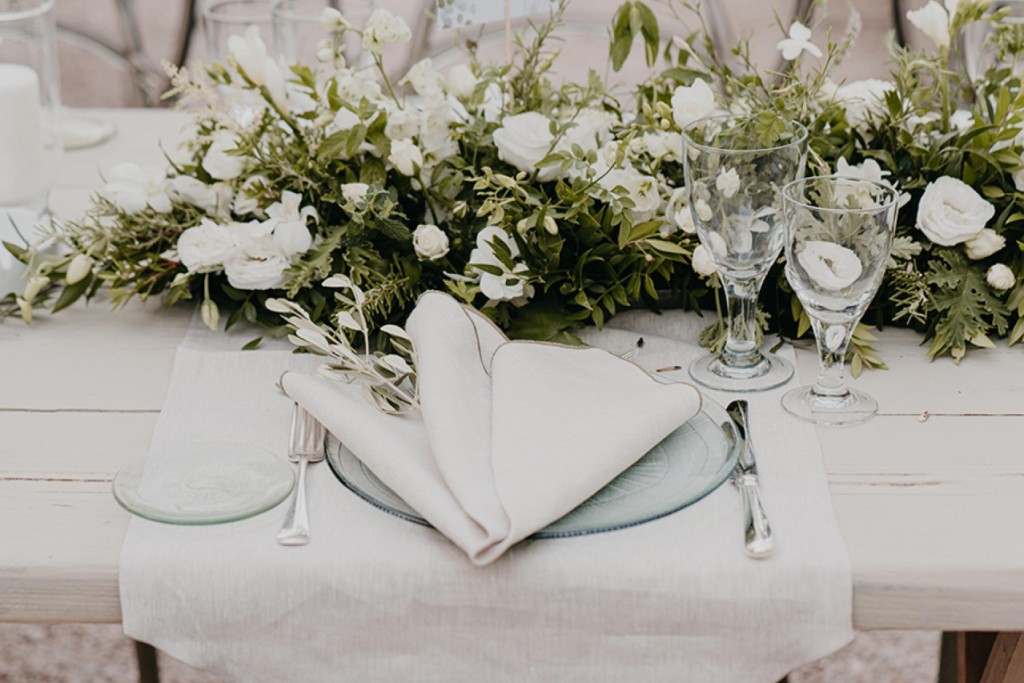 Earthy-toned linen napkins - Image 1