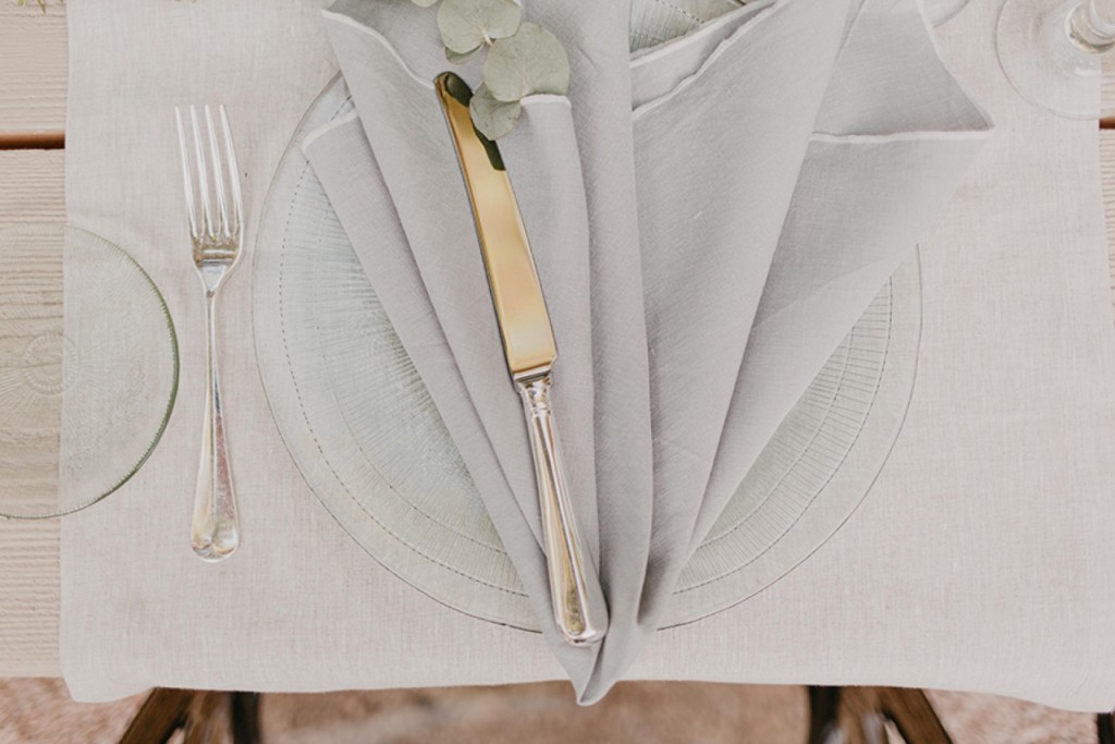 Earthy-toned linen napkins - Image 2