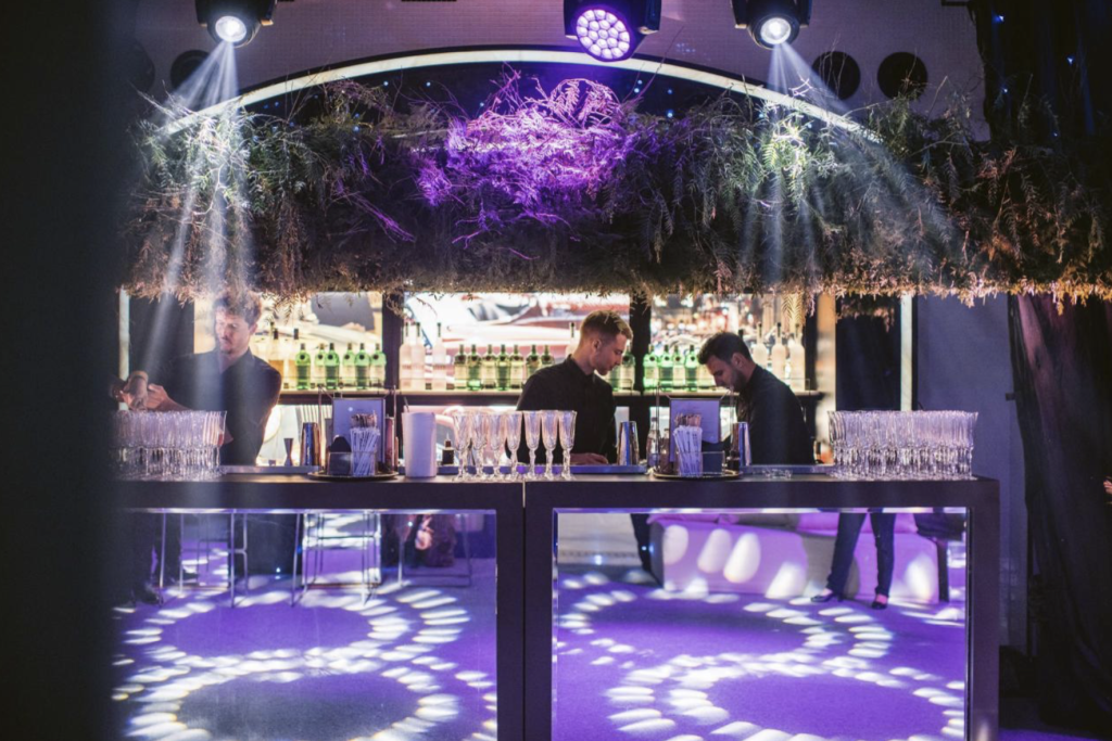 Brown wooden bar (with custom façade) - Image 8