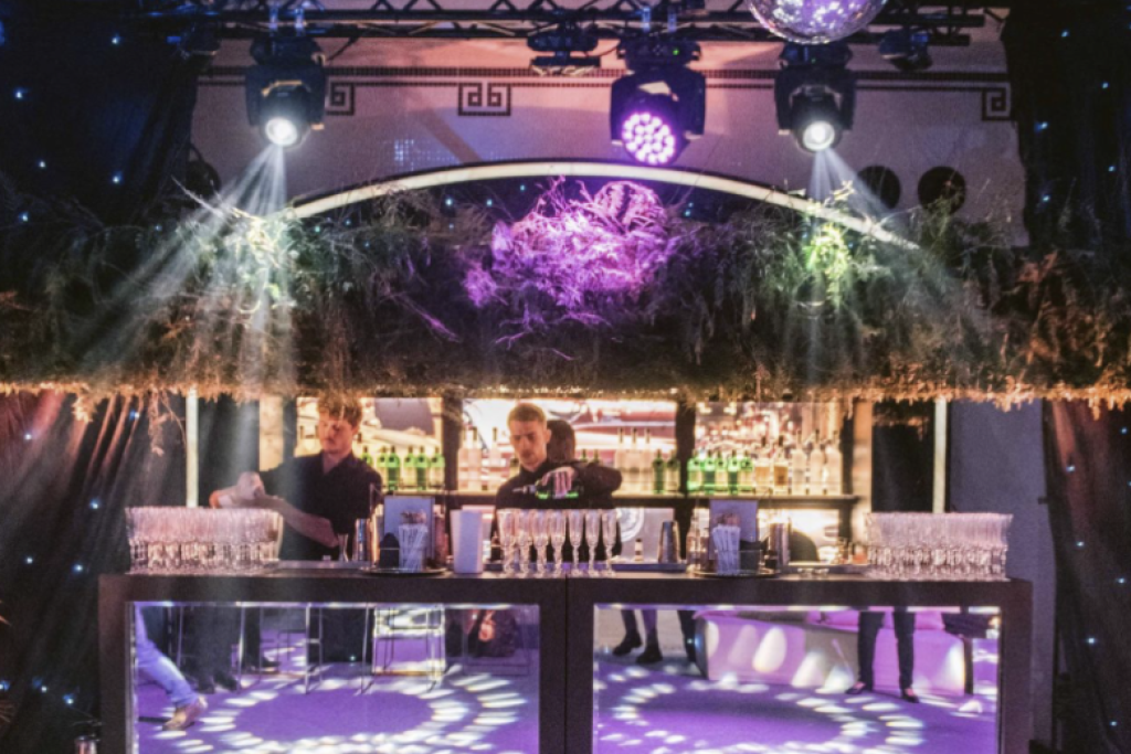 Brown wooden bar (with custom façade) - Image 6