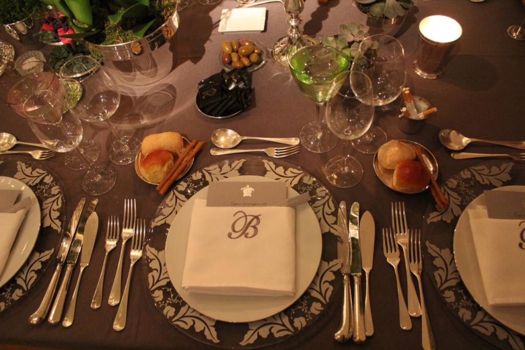 Grey flower charger - Image 3