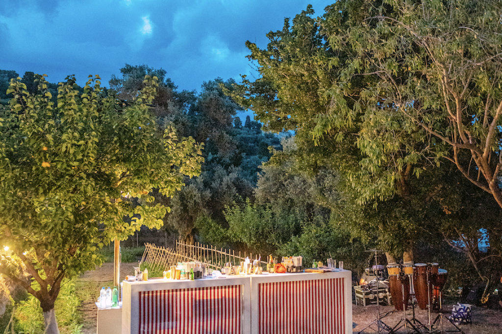 White wooden bar (with custom façade) - Image 8
