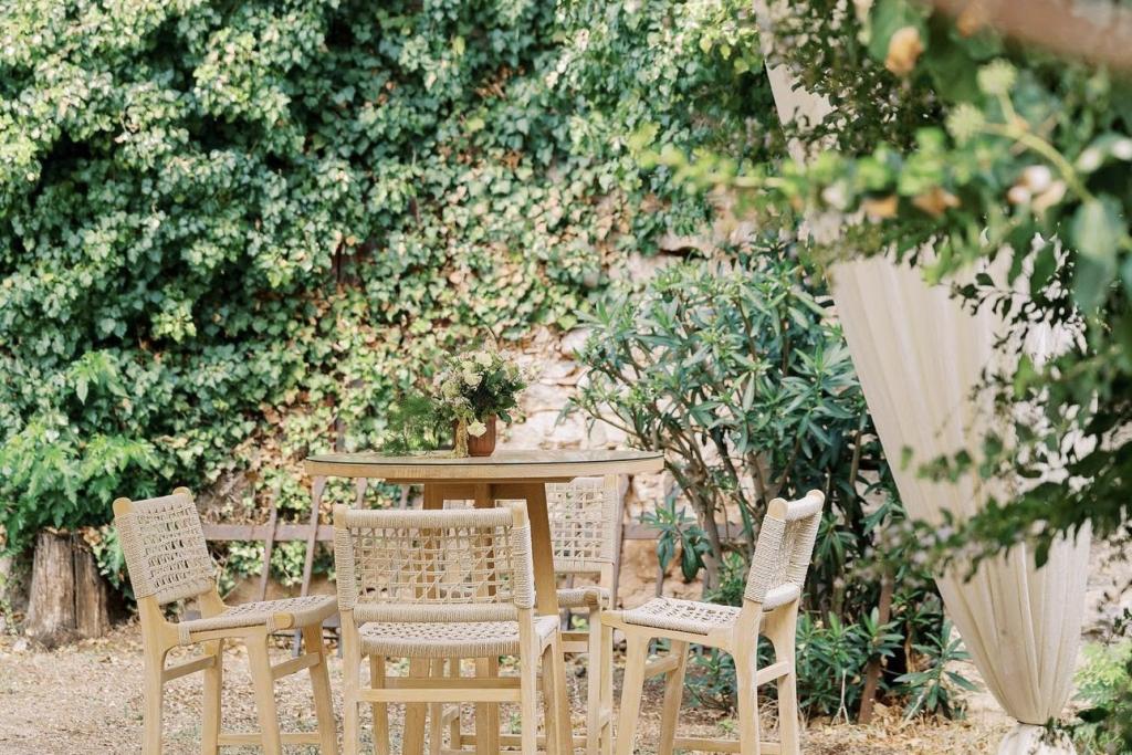 Antonia cocktail table - Image 1